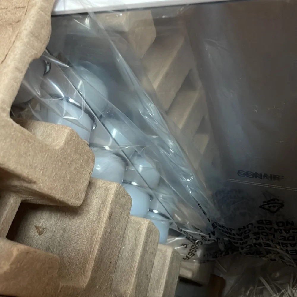 GORGEOUS MUST HAVE MAKE UP MIRROR NEW IN BOX ! Never removed ! Don’t miss out !